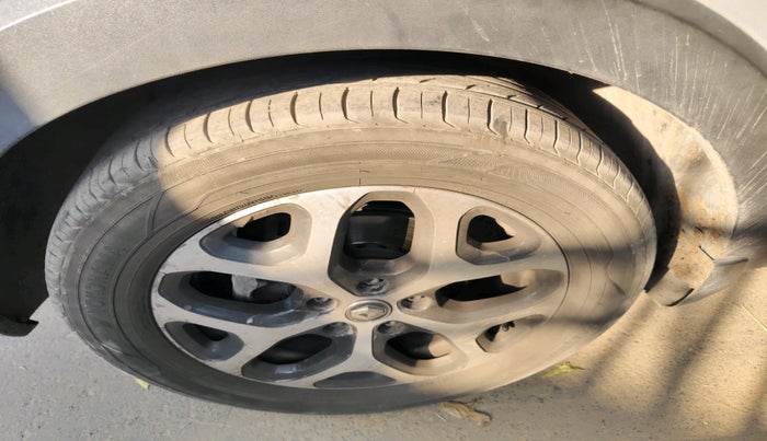 2017 Renault Captur PLATINE DIESEL , Diesel, Manual, 1,45,392 km, tyre