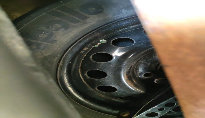 2016 Ford Figo Aspire TITANIUM 1.2 PETROL, Petrol, Manual, 95,673 km, tyre