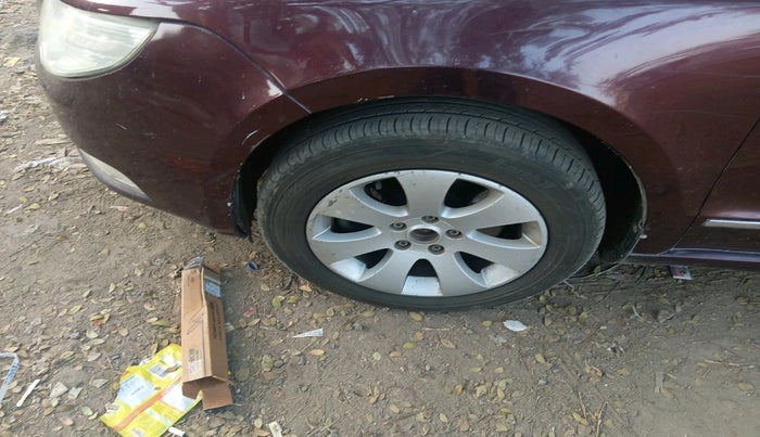 2011 Skoda Superb ELEGANCE 2.0 TDI CR AT, Diesel, Automatic, 91,150 km, tyre