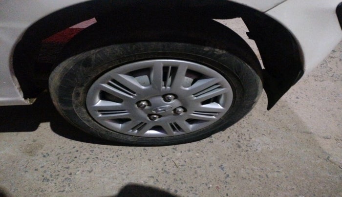 2011 Hyundai Santro Xing GLS, Petrol, Manual, 75,215 km, tyre