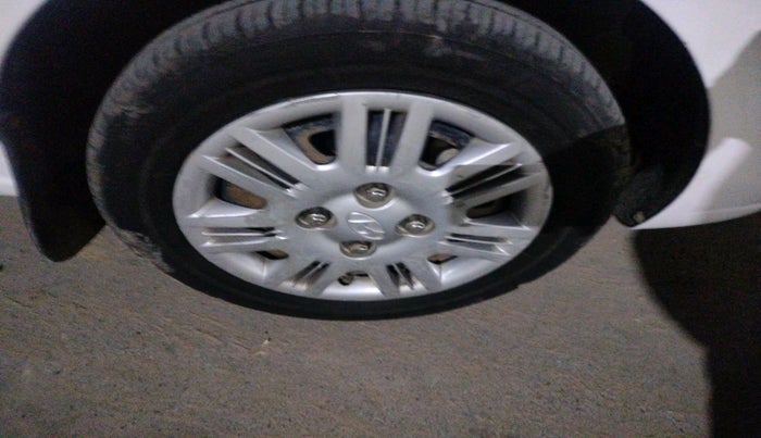 2011 Hyundai Santro Xing GLS, Petrol, Manual, 75,215 km, tyre