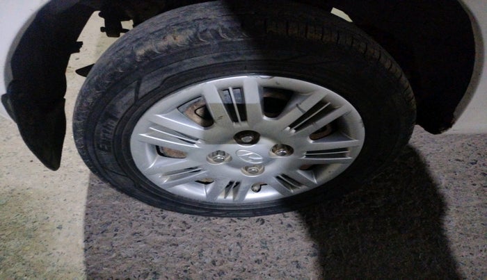 2011 Hyundai Santro Xing GLS, Petrol, Manual, 75,215 km, tyre