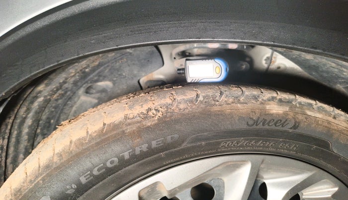 2023 KIA CARENS PRESTIGE 1.5 DIESEL IMT 7 STR, Diesel, Manual, 36,987 km, tyre