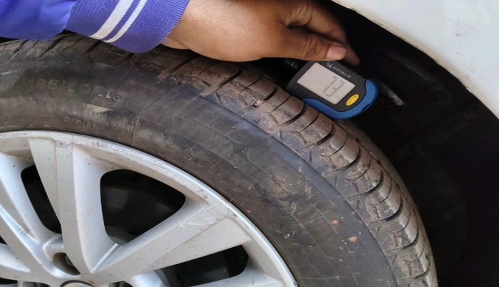 2013 Volkswagen Polo HIGHLINE1.2L, Petrol, Manual, 28,803 km, tyre