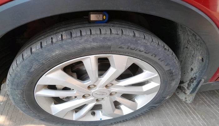 2019 Mahindra XUV300 W8 1.5 DIESEL, Diesel, Manual, 81,650 km, tyre