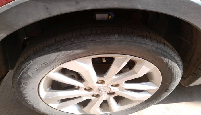 2019 Mahindra XUV300 W8 1.5 DIESEL, Diesel, Manual, 81,650 km, tyre