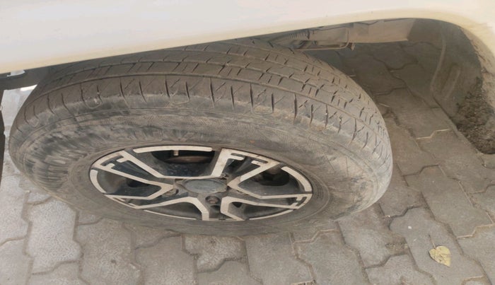 2023 Mahindra Bolero B6 (O), Diesel, Manual, 50,054 km, tyre