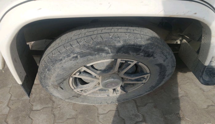 2023 Mahindra Bolero B6 (O), Diesel, Manual, 50,054 km, tyre