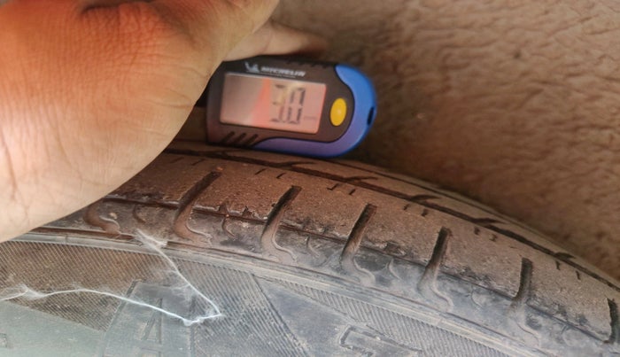 2011 Hyundai i10 MAGNA 1.1, Petrol, Manual, 83,457 km, tyre