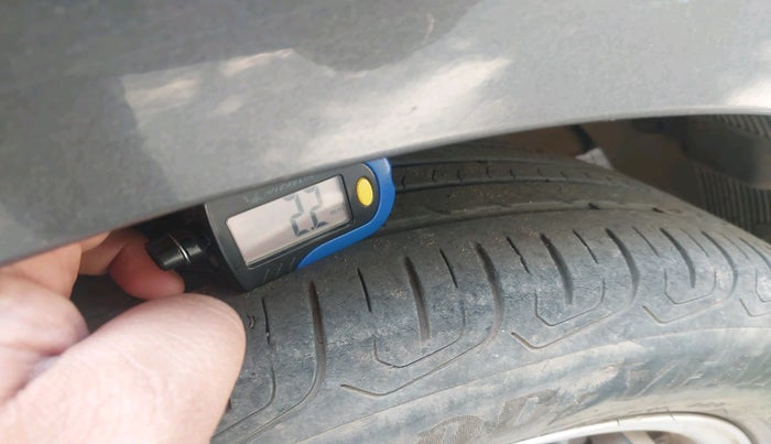 2013 Hyundai Verna FLUIDIC VTVT 1.6 EX AT, Petrol, Automatic, 80,749 km, tyre