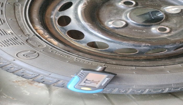 2016 Maruti Alto 800 LXI, Petrol, Manual, 50,022 km, tyre