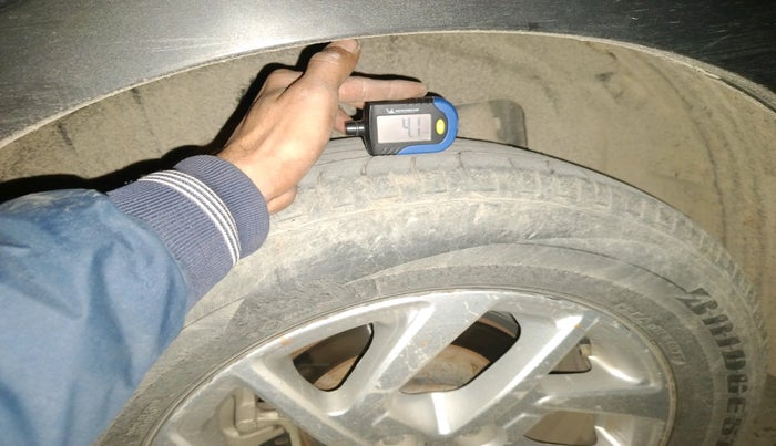 2022 Mahindra XUV300 W8 1.5 DIESEL, Diesel, Manual, 91,940 km, tyre