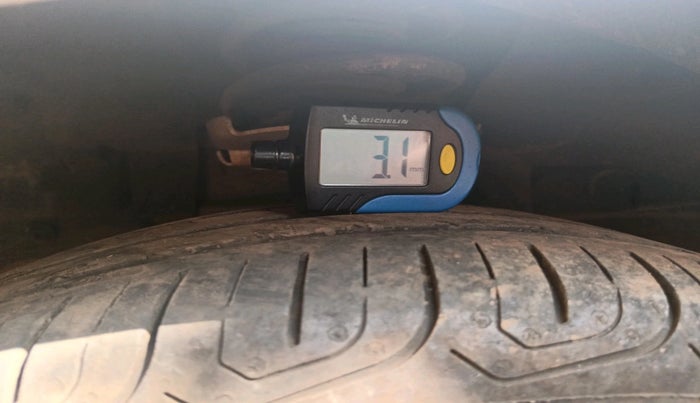 2015 Ford New Figo TITANIUM1.5 DIESEL, Diesel, Manual, 2,57,752 km, tyre