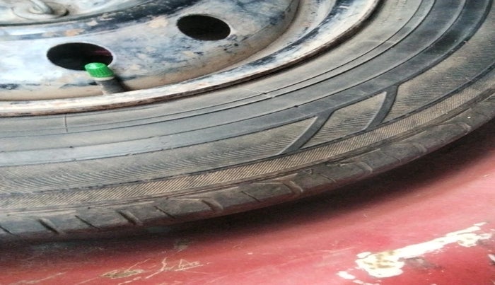 2011 Maruti Swift VDI, Diesel, Manual, 2,57,876 km, tyre