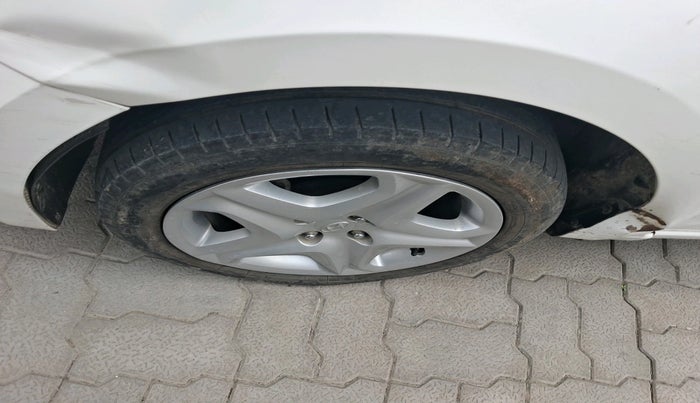 2017 Hyundai Elite i20 ASTA 1.2, Petrol, Manual, 28,196 km, tyre