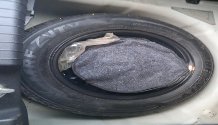 2017 Hyundai Elite i20 ASTA 1.2, Petrol, Manual, 28,196 km, tyre