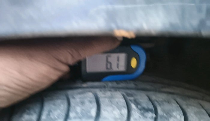 2015 Maruti Alto 800 LXI, Petrol, Manual, 1,38,426 km, tyre