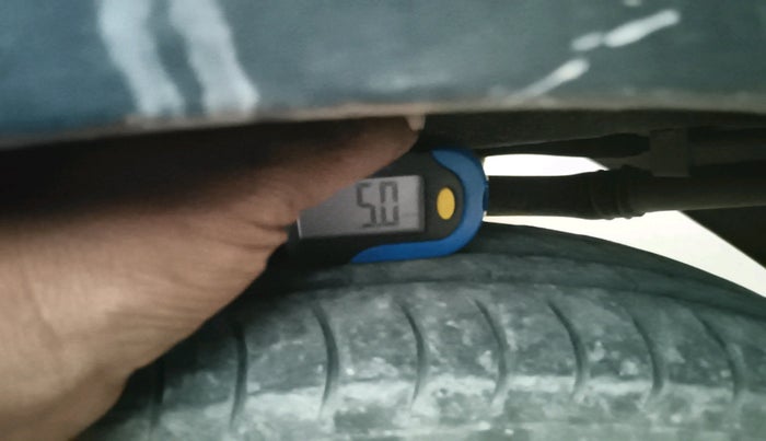 2015 Maruti Alto 800 LXI, Petrol, Manual, 1,38,426 km, tyre