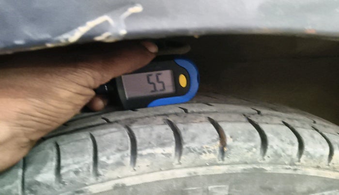 2015 Maruti Alto 800 LXI, Petrol, Manual, 1,38,426 km, tyre