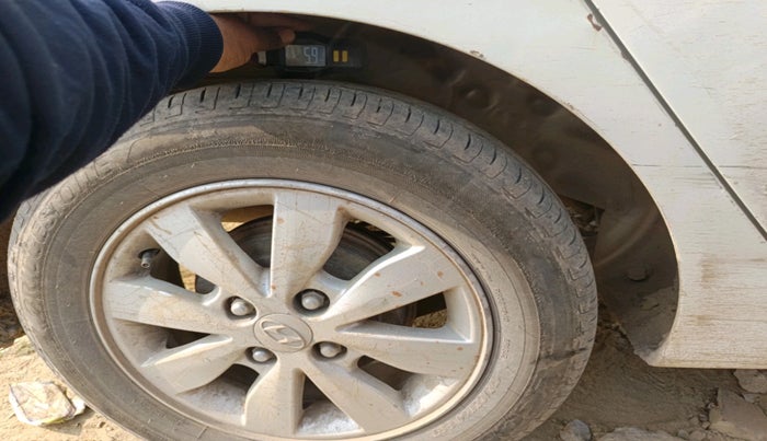 2016 Hyundai Xcent SX 1.2, Petrol, Manual, 1,11,225 km, tyre