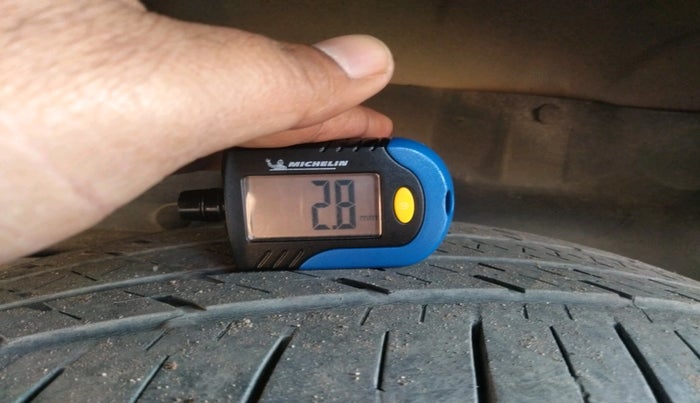 2019 Tata Safari Storme 2.2 VX 4X2, Diesel, Manual, 84,044 km, tyre