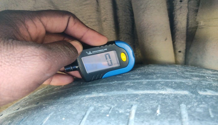 2015 Hyundai Elite i20 ASTA 1.2 (O), Petrol, Manual, 93,015 km, tyre