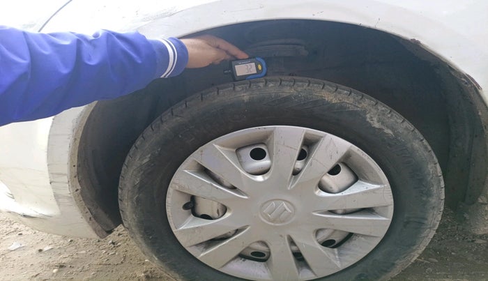 2012 Maruti Swift Dzire LXI, Petrol, Manual, 2,32,312 km, tyre