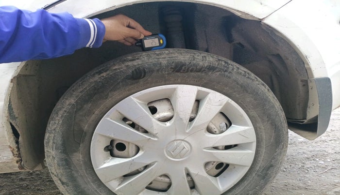 2012 Maruti Swift Dzire LXI, Petrol, Manual, 2,32,312 km, tyre