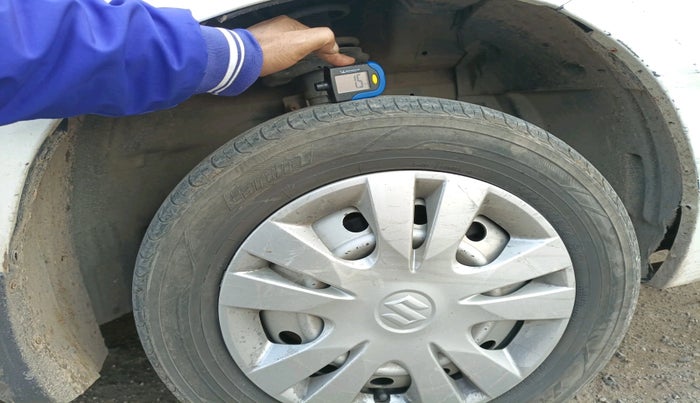 2012 Maruti Swift Dzire LXI, Petrol, Manual, 2,32,312 km, tyre