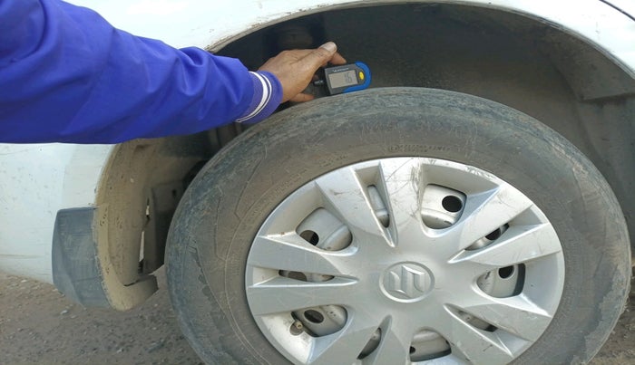 2012 Maruti Swift Dzire LXI, Petrol, Manual, 2,32,312 km, tyre