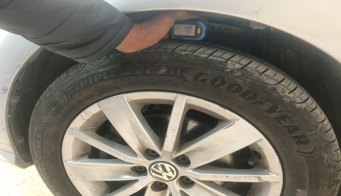 2016 Volkswagen Ameo HIGHLINE DSG 1.5 DIESEL , Diesel, Automatic, 1,00,308 km, tyre