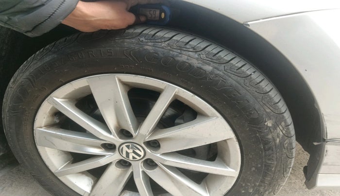 2016 Volkswagen Ameo HIGHLINE DSG 1.5 DIESEL , Diesel, Automatic, 1,00,308 km, tyre