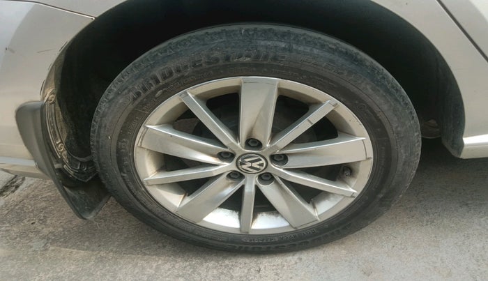 2016 Volkswagen Ameo HIGHLINE DSG 1.5 DIESEL , Diesel, Automatic, 1,00,308 km, tyre