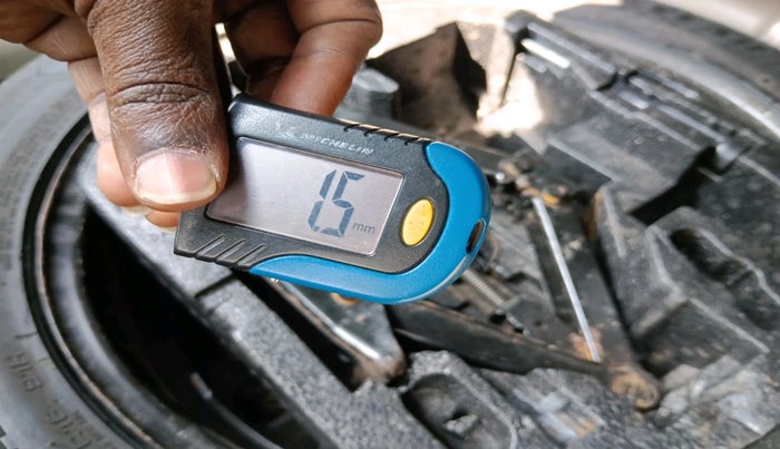 2014 Volkswagen Jetta HIGHLINE TDI AT, Diesel, Automatic, 1,58,920 km, tyre