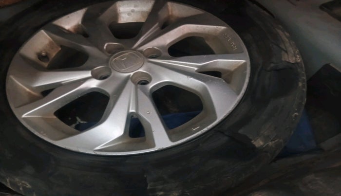 2018 Honda Amaze 1.5L I-DTEC V CVT, Diesel, Automatic, 1,28,859 km, tyre