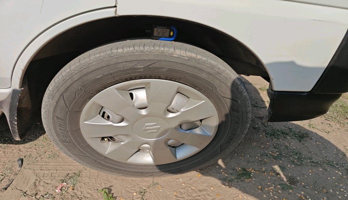 2022 Maruti Eeco 5 STR AC CNG (O), CNG, Manual, 52,800 km, tyre