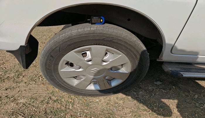 2022 Maruti Eeco 5 STR AC CNG (O), CNG, Manual, 52,800 km, tyre