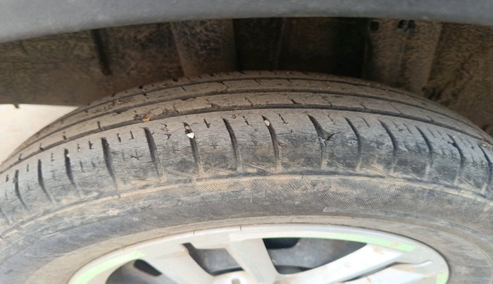 2020 Renault TRIBER RXT, Petrol, Manual, 31,727 km, tyre