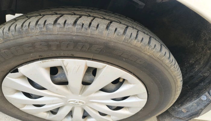 2014 Toyota Etios Liva G, Petrol, Manual, 56,580 km, tyre