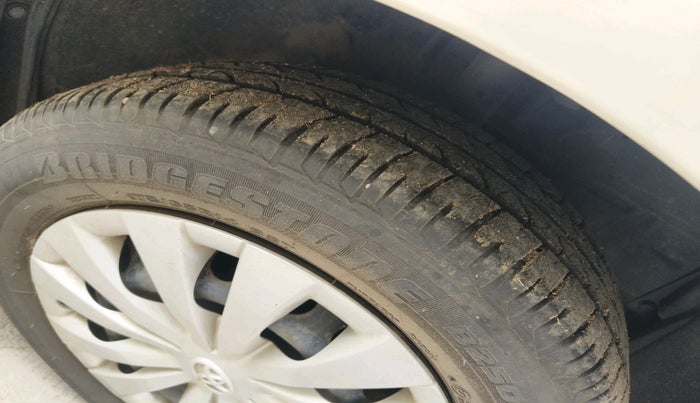 2014 Toyota Etios Liva G, Petrol, Manual, 56,580 km, tyre