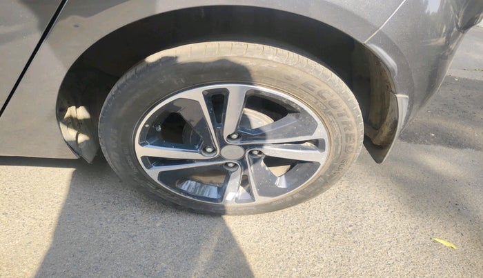 2024 Tata ALTROZ XZ PLUS SUNROOF CNG, Petrol, Manual, 14,296 km, tyre