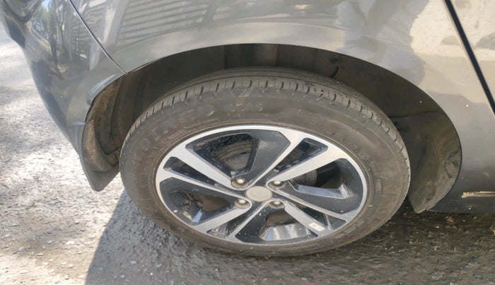 2024 Tata ALTROZ XZ PLUS SUNROOF CNG, Petrol, Manual, 14,296 km, tyre