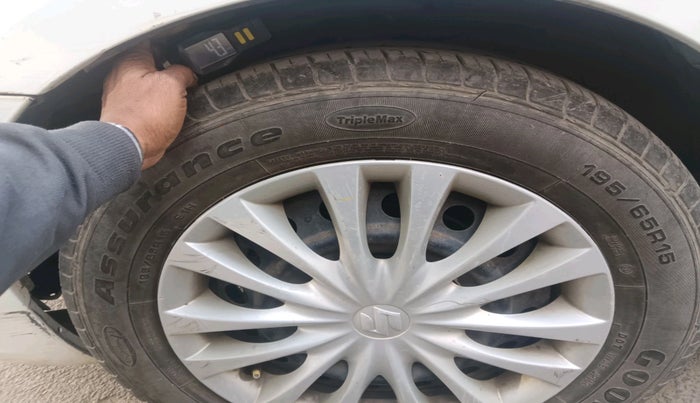 2015 Maruti Ciaz VXI, Petrol, Manual, 2,11,498 km, tyre