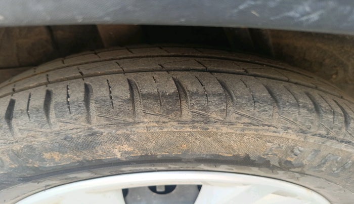 2022 Renault Kwid RXL, Petrol, Manual, 43,615 km, tyre