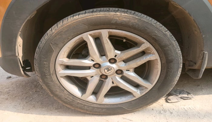 2022 Renault TRIBER RXZ, Petrol, Manual, 1,24,468 km, tyre