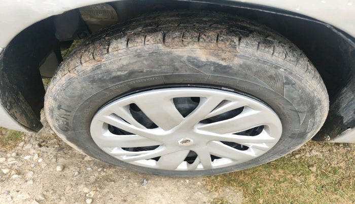 2014 Chevrolet Sail 1.2 LS, Petrol, Manual, 2,33,610 km, tyre