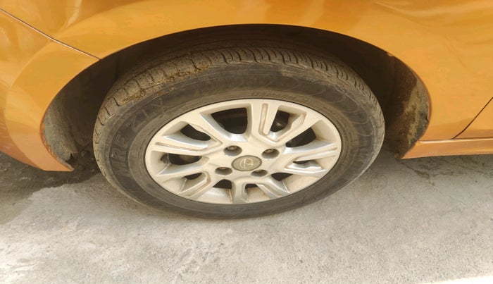 2016 Tata Tiago XZ PETROL, Petrol, Manual, 37,642 km, tyre