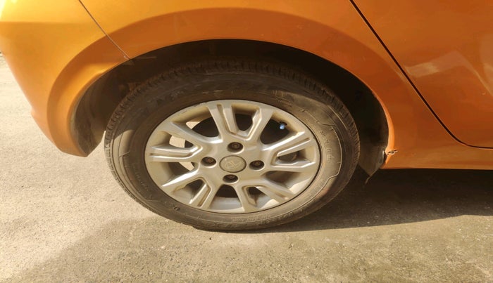 2016 Tata Tiago XZ PETROL, Petrol, Manual, 37,642 km, tyre