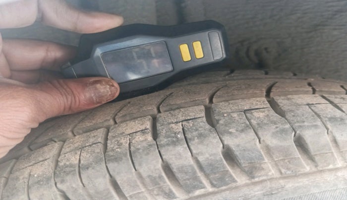 2017 Hyundai Elite i20 SPORTZ 1.2, Petrol, Manual, 1,01,144 km, tyre