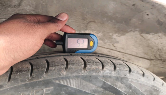 2017 Maruti Wagon R 1.0 LXI CNG, Petrol, Manual, 1,96,052 km, tyre